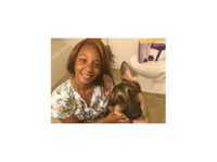 Paw Addicts Pet Care Services (2) - Услуги по уходу за Животными