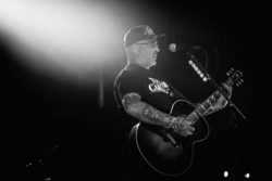 Aaron Lewis: Frayed at Both Ends, The Acoustic Tour Live at Hollywood Casino, Charles Town