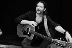 An Evening with Matthew Perryman Jones w/ special guest Mike Mangione
