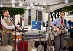 Live music at Leopold Square: The Washboard Resonators and Ryan Taylor