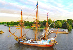 Tall Ship Sails - Historic New Castle