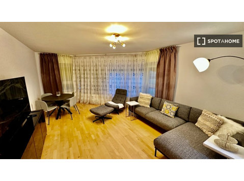 Appartamento con 3 camere da letto in affitto a Mitte,… - Appartamenti