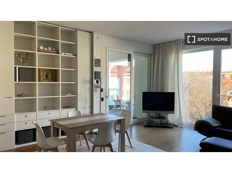 Apartamento de 1 quarto incrivelmente mobiliado em… - Apartamentos