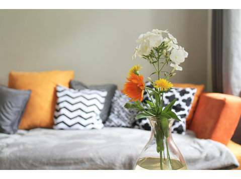Beautiful Garden Apartment at Stadtpark - Disewakan