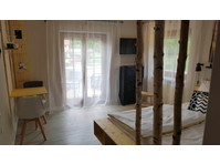 ☆ Small studio apartment with terrace / App. WALD by TILLY ☆ - Til leje