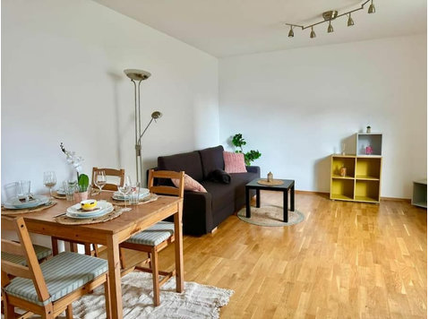 Comfortable Home near Airport with free parking - For Rent