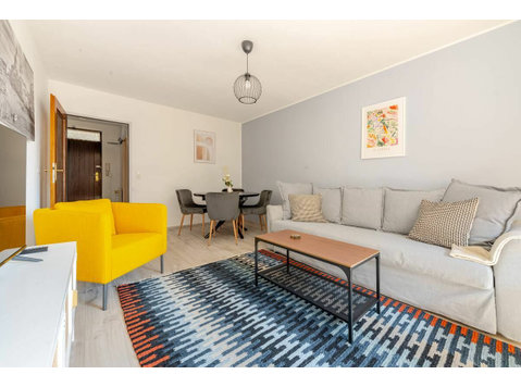 Sunny 1BR w/ big balcony, well connected, 1month+ - For Rent