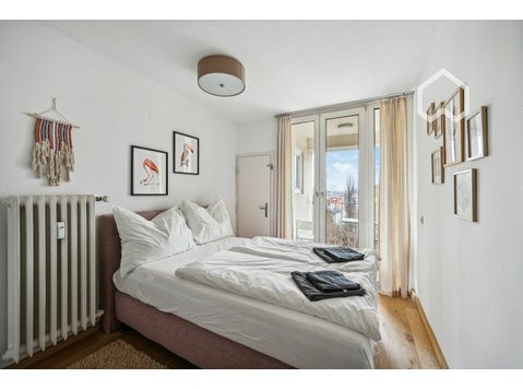 Central park-side apartment - For Rent