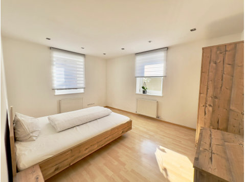 Central Apartment with 4 bedrooms - For Rent