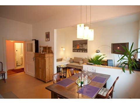 Quiet central 2-room apartment on the Inn for up to 5 people - For Rent