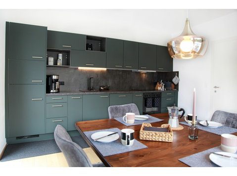 Quiet flat close to the centre with mountain views and… - For Rent