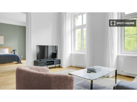 Apartamento de 3 dormitorios en alquiler en Mariahilf, Viena - Pisos