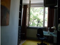Room available in 2 person flat share march 2015 - Collocation
