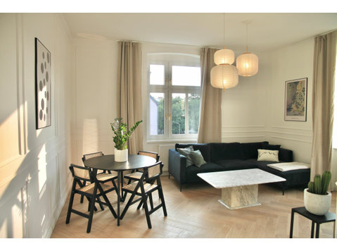 Beautiful and freshly renovated apartment in green… - Disewakan