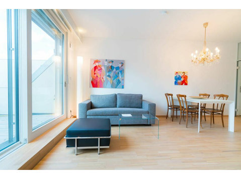 Beautifully cut 1-bedroom apartment with elevator, air… - Kiralık