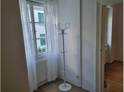 Charmante 2-Zimmer-Altbauwohnung im 9. Bezirk –… - Zu Vermieten