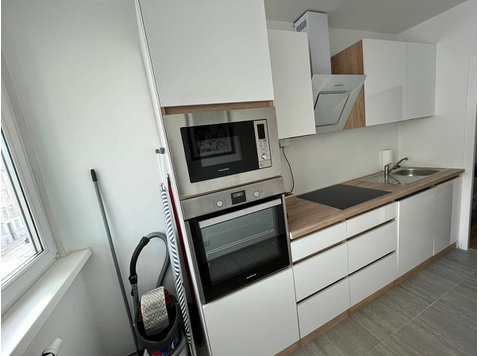 Charming Vienna Apartment with Balcony - For Rent