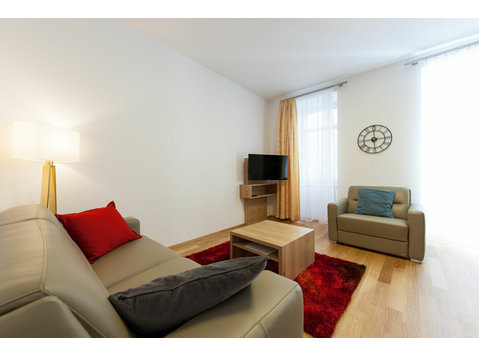 Comfortable stay in Vienna for families and groups - For Rent