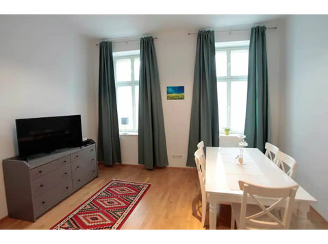Direkt am Augarten, schöne 3 Zimmer Wohnung - Zu Vermieten