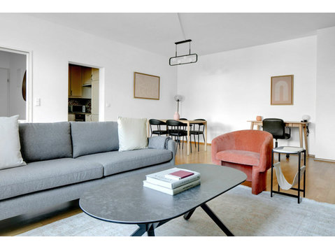 94 m2, helle Wohnung, 2 Schlafzimmer, gute Anbindung am… - Zu Vermieten