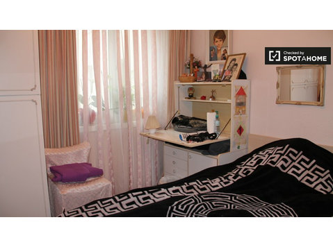 Zimmer zu vermieten 4-Zimmer-Wohnung in Wieden, Wien - Zu Vermieten