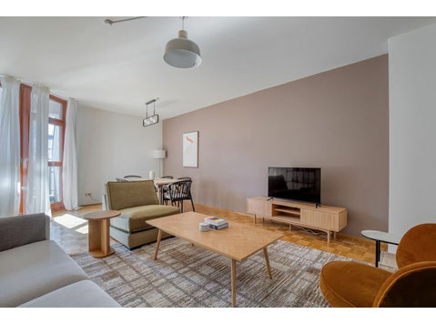 Sophisticated 3-room flat in Döbling with balcony view over… - Annan üürile