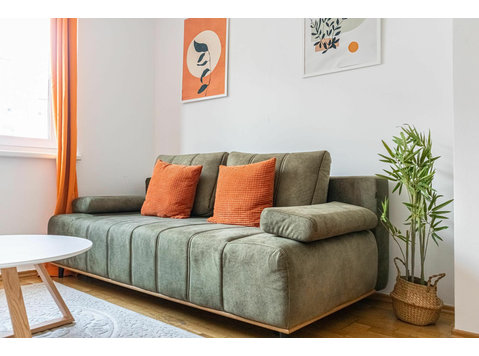 Spacious and quiet flat with nice neighbours (Wien) - For Rent