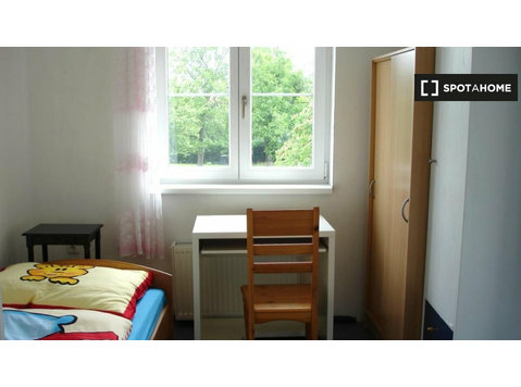 Sunny room for rent in Floridsdorf, Vienna - 	
Uthyres
