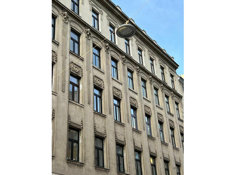 Vienna‘s flowers - For Rent