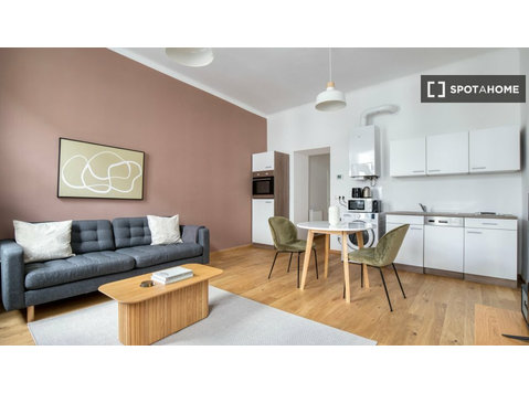 1-bedroom apartment for rent in Vienna - Căn hộ