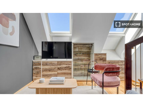Neu-Fünfhaus, Viyana'da kiralık 2 yatak odalı daire - Apartman Daireleri