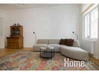 Bright and spacious 2 bedroom apartment - Byty