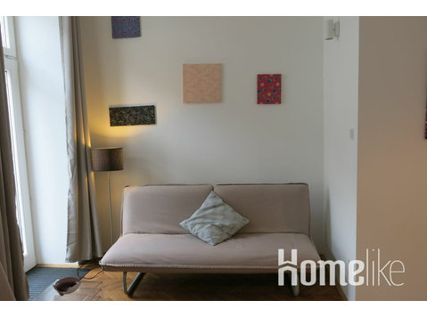 Centrally located 2 bedrooms and 2 bathrooms with terrace… - דירות
