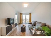 Fully Furnished Large Apartment with Balcony - 아파트