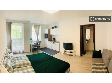 Studio apartment for rent in Favoriten, Vienna - Byty