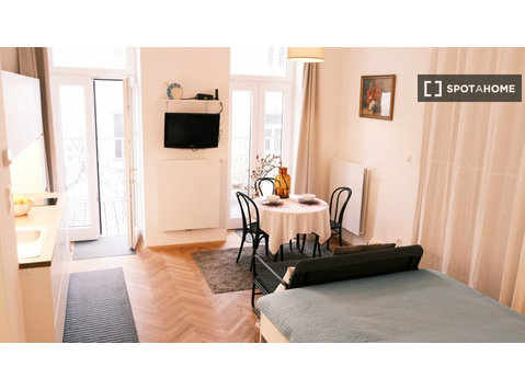 Studio zu vermieten in Wien, Österreich - Wohnungen