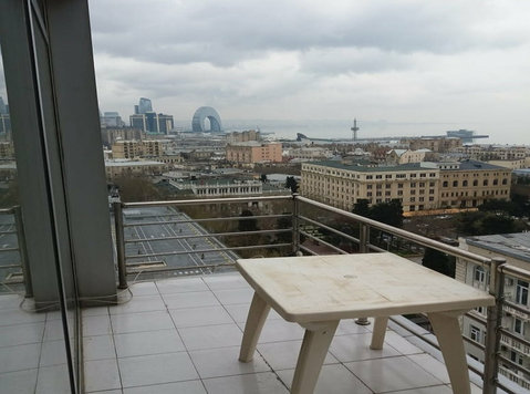 2 Br apt Old City and Fountain Square area - 	
Lägenheter