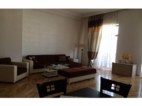 2 bedroom apt on Nizami street city center - Apartman Daireleri