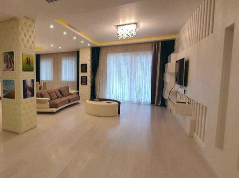 Roseville Residence 4 room modern apartment - Apartments