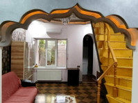 Beautiful house near Boulevard and city center only 470 US$! - Къщи