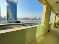 Modern Sea view 2 Br Apartment with 2 balconies - Asunnot