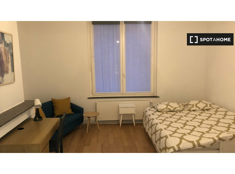 Habitaciones en alquiler en casa de 11 habitaciones en… - Под Кирија