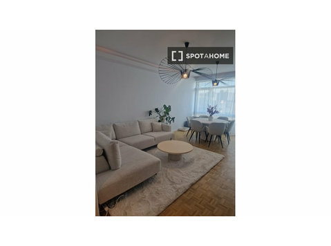 Appartamento con 2 camere da letto in affitto a Jette - Апартаменти