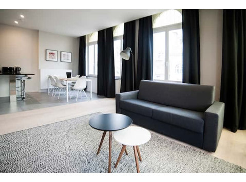 Meir 401 - 2 Bedrooms Apartment with balcony - Apartamente