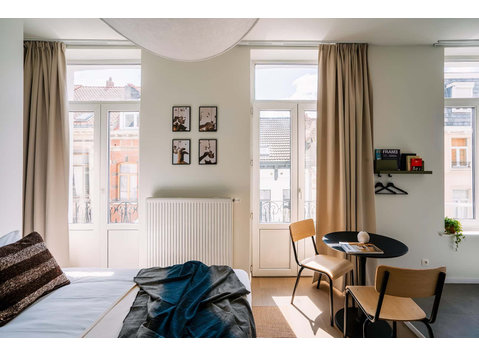 Louise 202 - Studio Apartment with balcony - Korterid