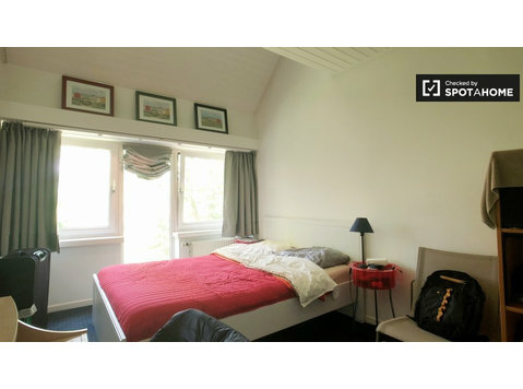 Bright room for rent in Watermael, Brussels -  வாடகைக்கு 