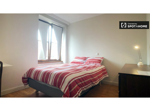 Charming room for rent em Châtelain, Bruxelas - Aluguel
