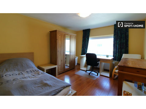 Habitación interior en apartamento en Saint-Stevens-Woluwe,… - Alquiler