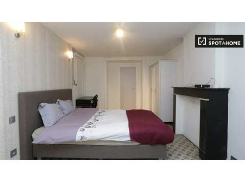 Camera moderna in 4 camere da letto nel Foresta, Bruxelles - In Affitto