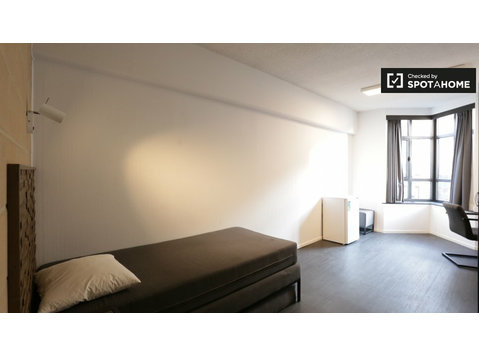 Habitación pintoresca en apartamento en Saint Gilles,… - Alquiler